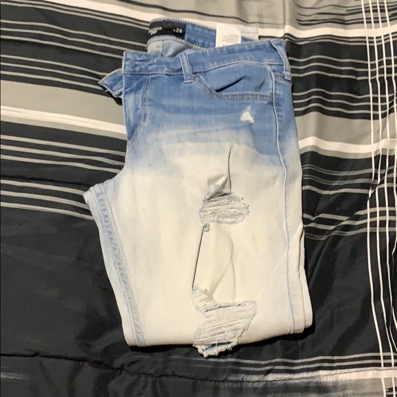 Jeans - Picture 1 of 5